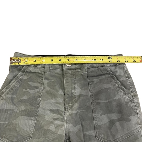 Democracy AB Solution Camo Jogger Jeans Women’s Size 2 - Picture 8 of 10
